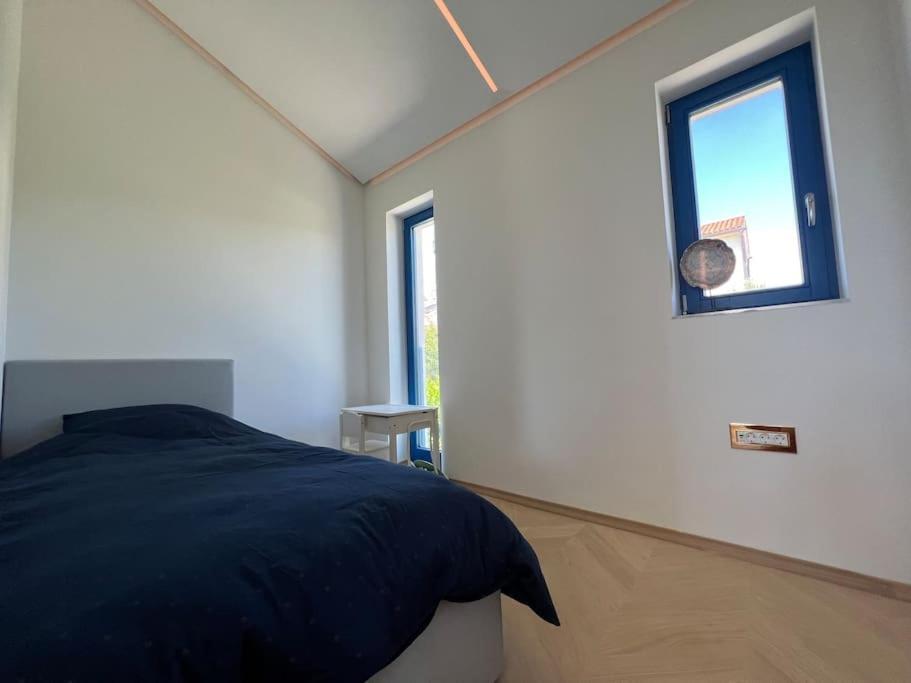Apartment Sea View 2 Bedroom *
