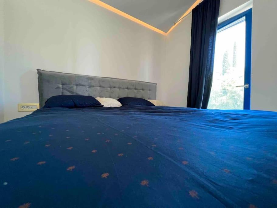 Sea View 2 Bedroom *