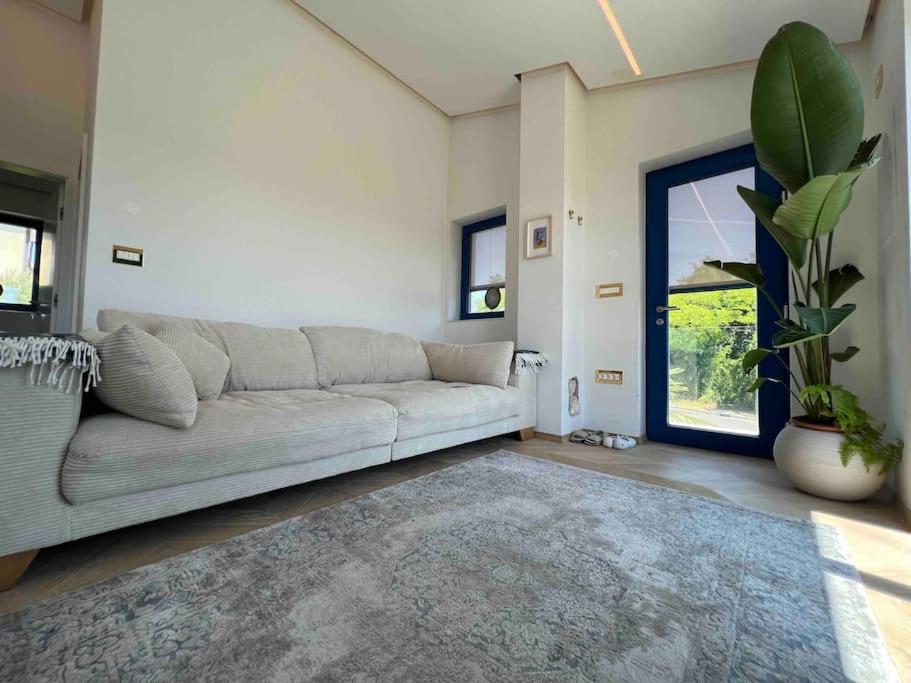 Sea View 2 Bedroom